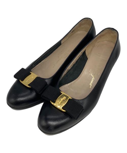 Salvatore Ferragamo（サルヴァトーレ フェラガモ）Salvatore Ferragamo (サルヴァトーレ フェラガモ) ヴァラリボンパンプス ブラック サイズ:6　1/2の古着・服飾アイテム