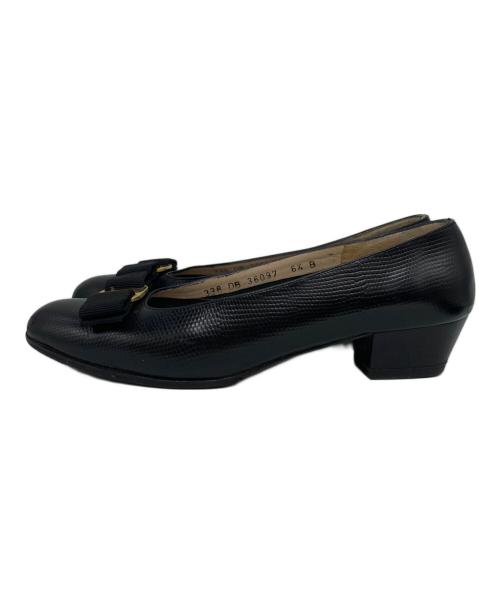Salvatore Ferragamo（サルヴァトーレ フェラガモ）Salvatore Ferragamo (サルヴァトーレ フェラガモ) ヴァラリボンパンプス ブラック サイズ:6　1/2の古着・服飾アイテム