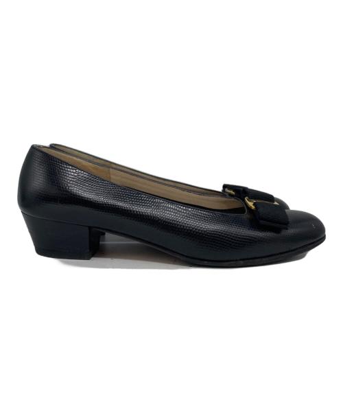 Salvatore Ferragamo（サルヴァトーレ フェラガモ）Salvatore Ferragamo (サルヴァトーレ フェラガモ) ヴァラリボンパンプス ブラック サイズ:6　1/2の古着・服飾アイテム
