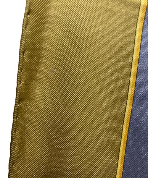 Salvatore Ferragamo（サルヴァトーレ フェラガモ）Salvatore Ferragamo (サルヴァトーレ フェラガモ) アニマル柄シルクスカーフ ゴールドの古着・服飾アイテム