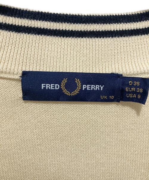 FRED PERRY（フレッドペリー）FRED PERRY (フレッドペリー) V-Neck Cardigan ベージュ サイズ:38の古着・服飾アイテム