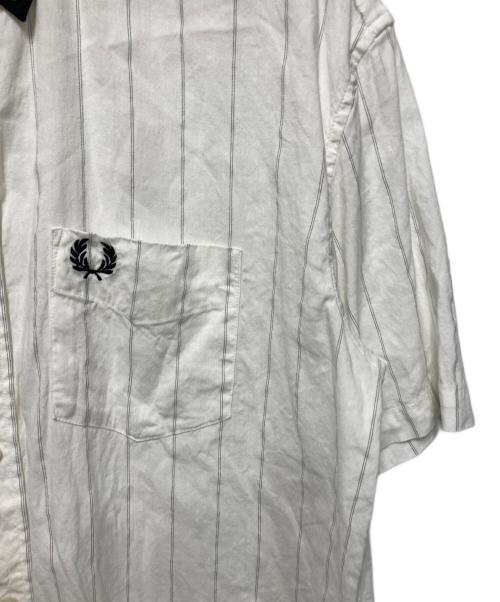 FRED PERRY（フレッドペリー）FRED PERRY (フレッドペリー) B.D SHORT SLEEVE SHIRTS ホワイト サイズ:Mの古着・服飾アイテム