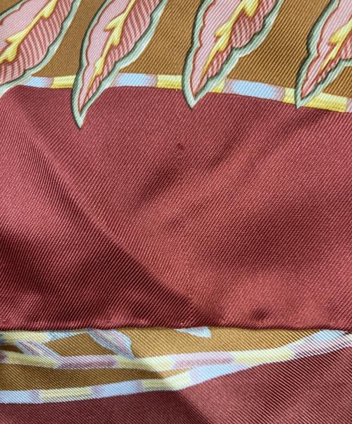 Salvatore Ferragamo（サルヴァトーレ フェラガモ）Salvatore Ferragamo (サルヴァトーレ フェラガモ) 総柄シルクスカーフ マルチカラーの古着・服飾アイテム