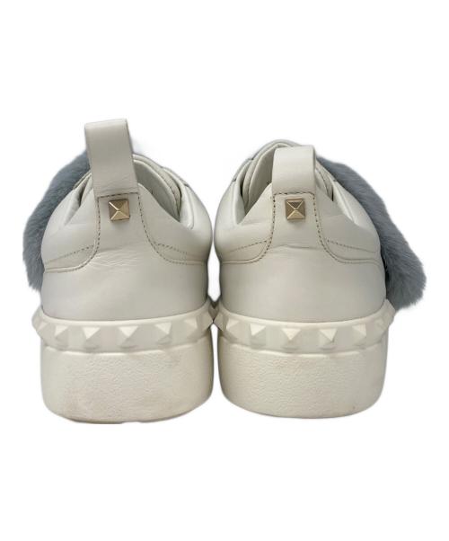 VALENTINO（ヴァレンティノ）VALENTINO (ヴァレンティノ) スタッズファースニーカー ホワイト サイズ:41の古着・服飾アイテム