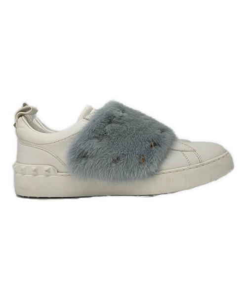 VALENTINO（ヴァレンティノ）VALENTINO (ヴァレンティノ) スタッズファースニーカー ホワイト サイズ:41の古着・服飾アイテム