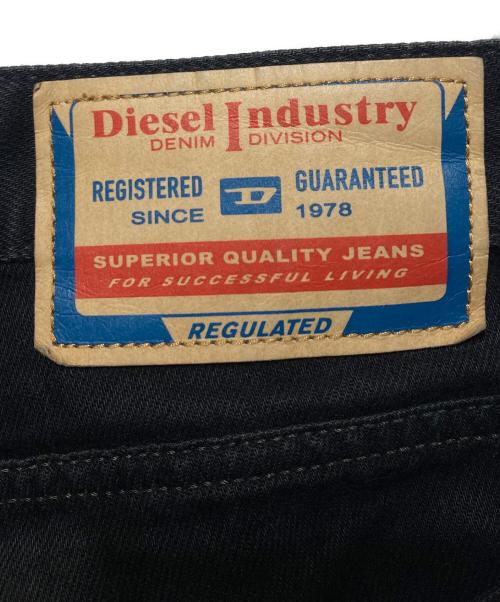 DIESEL（ディーゼル）DIESEL (ディーゼル) 1998D-BUCKブーツカットデニム ブラック サイズ:28の古着・服飾アイテム