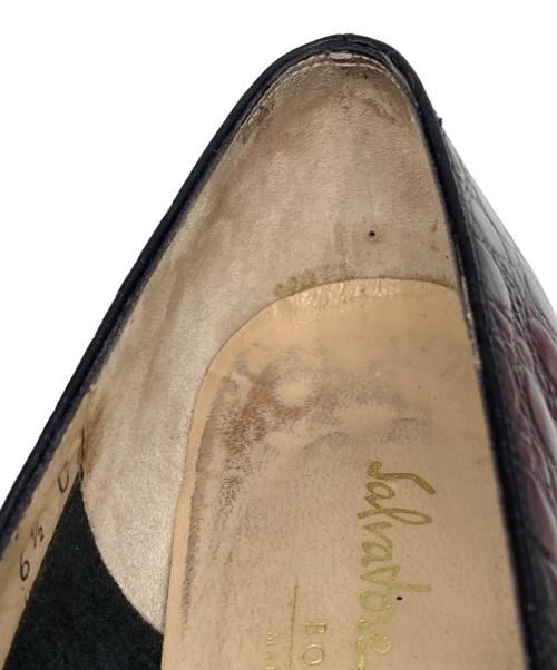 Salvatore Ferragamo（サルヴァトーレ フェラガモ）Salvatore Ferragamo (サルヴァトーレ フェラガモ) ヴァラパンプス ブラック サイズ:6　1/2の古着・服飾アイテム