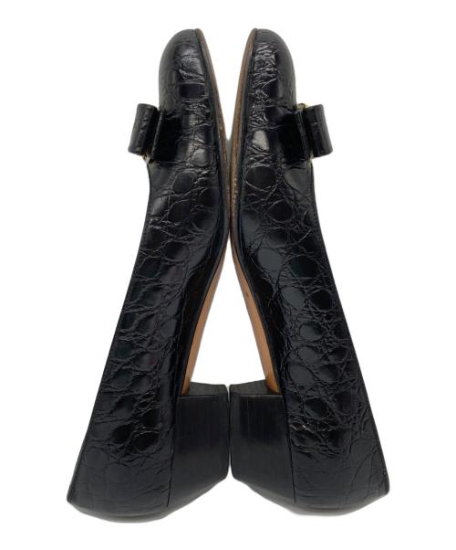 Salvatore Ferragamo（サルヴァトーレ フェラガモ）Salvatore Ferragamo (サルヴァトーレ フェラガモ) ヴァラパンプス ブラック サイズ:6　1/2の古着・服飾アイテム
