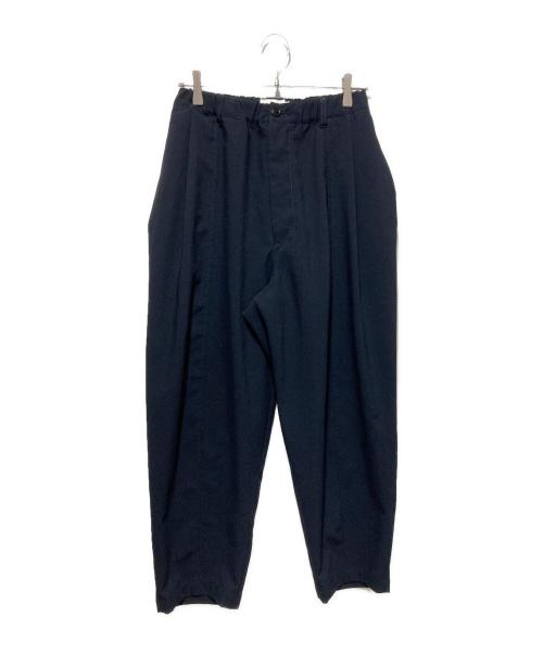STILL BY HAND（スティルバイハンド）STILL BY HAND (スティルバイハンド) 強撚ポリエステル 1タックテーパードパンツ ネイビー サイズ:44の古着・服飾アイテム