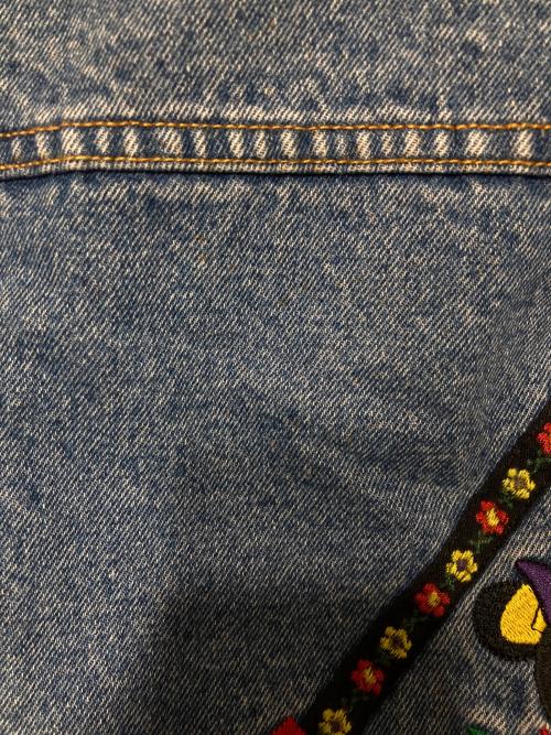 THE Disney Store（ザ ディズニー ストア）THE Disney Store (ザ ディズニー ストア) キャラ刺繍デニムジャケット インディゴ サイズ:不明の古着・服飾アイテム