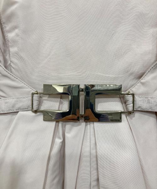 ELISABETTA FRANCHI（エリザベッタフランキ）ELISABETTA FRANCHI (エリザベッタフランキ) フェイクファー付きパデッドコート ベージュ サイズ:-の古着・服飾アイテム