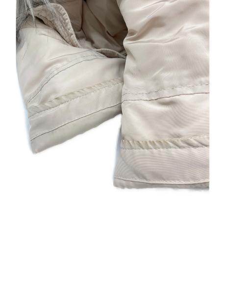 ELISABETTA FRANCHI（エリザベッタフランキ）ELISABETTA FRANCHI (エリザベッタフランキ) フェイクファー付きパデッドコート ベージュ サイズ:-の古着・服飾アイテム