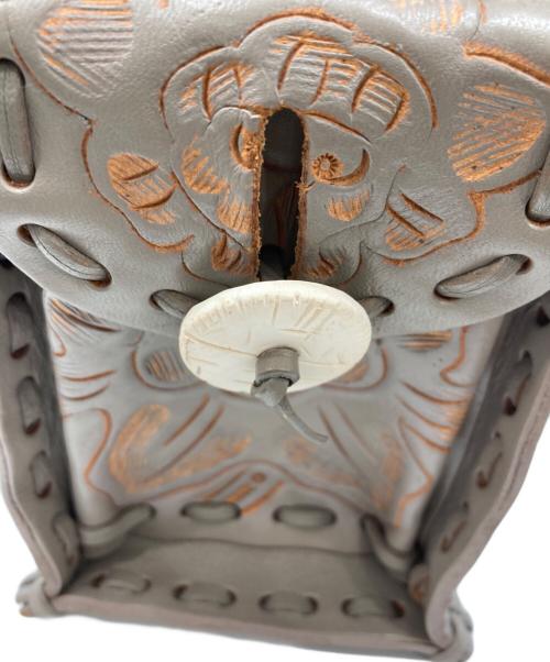 Carving Tribes（カービングトライブス）Carving Tribes (カービングトライブス) バッグ グレーの古着・服飾アイテム