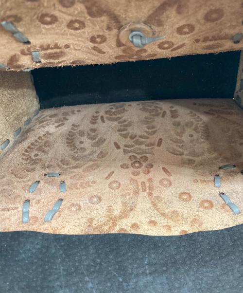 Carving Tribes（カービングトライブス）Carving Tribes (カービングトライブス) バッグ グレーの古着・服飾アイテム