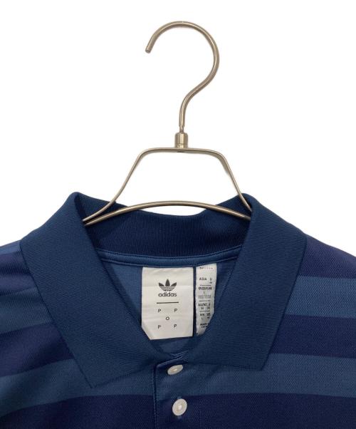 adidas（アディダス）adidas (アディダス) POP TRADING COMPANY (ポップトレーディングカンパニー) 別注ポップポロシャツ ネイビー サイズ:ＸＬの古着・服飾アイテム