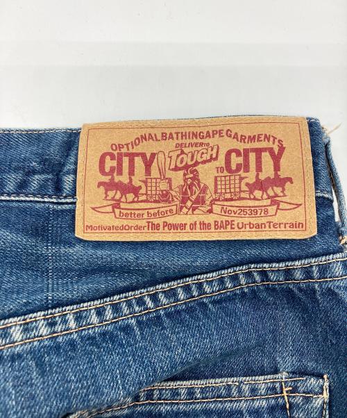 A BATHING APE（アベイシングエイプ）A BATHING APE (ア ベイシング エイプ) アーチロゴデニムパンツ ブルー サイズ:ｌの古着・服飾アイテム