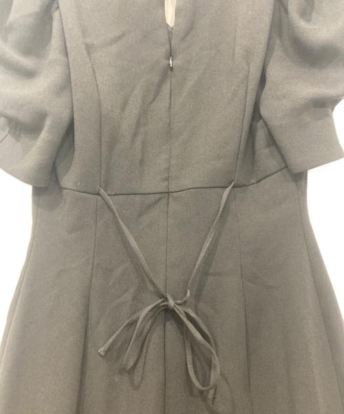 Snidel（スナイデル）Snidel (スナイデル) エンブロイダリーカラーマーメイドワンピース ブラック 未使用品の古着・服飾アイテム