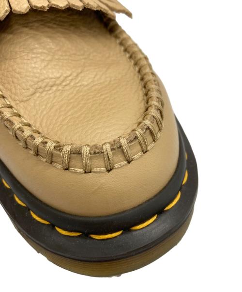 Dr.Martens（ドクターマーチン）Dr.Martens (ドクターマーチン) ADRIAN タッセルローファー ベージュ サイズ:US7/UK5/EUR38の古着・服飾アイテム
