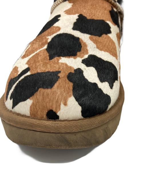 UGG（アグ）UGG (アグ) Classic Ultra Mini Cow Print CHESTNUT ベージュ サイズ:26cm / US9 / UK7 / EU40の古着・服飾アイテム