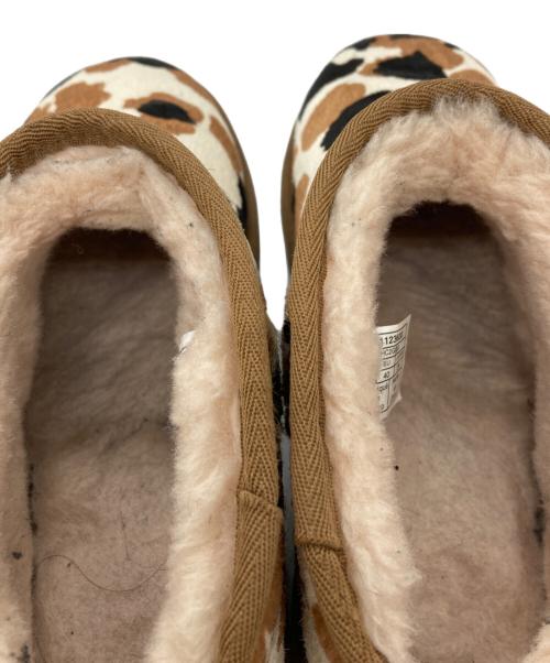 UGG（アグ）UGG (アグ) Classic Ultra Mini Cow Print CHESTNUT ベージュ サイズ:26cm / US9 / UK7 / EU40の古着・服飾アイテム