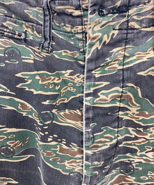 EVISU（エヴィス）EVISU (エヴィス) カモメペイント タイガーカモパンツ オリーブ サイズ:30の古着・服飾アイテム