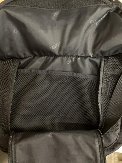 SUPREME（シュプリーム）SUPREME (シュプリーム) Small Messenger Bag/スモール メッセンジャーバッグ ブラックの古着・服飾アイテム