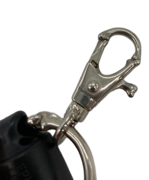 TAKAHIROMIYASHITA TheSoloIst.（タカヒロミヤシタ ザソロイスト）TAKAHIROMIYASHITA TheSoloIst. (タカヒロミヤシタ ザソロイスト) YOSEMITE (ヨセミテ) MOBILE STRAP/モバイルストラップ ブラック×ホワイトの古着・服飾アイテム