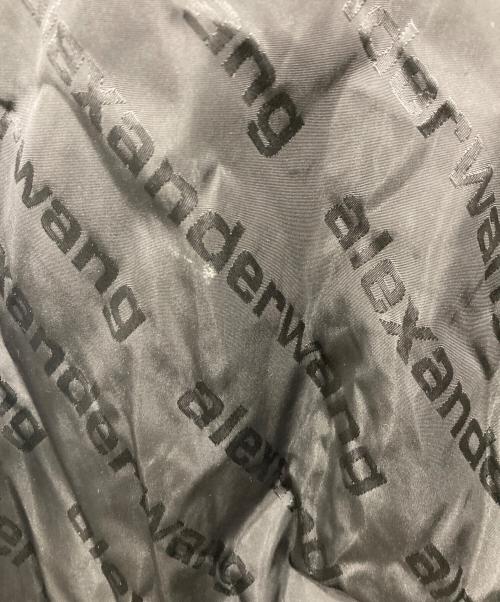 ALEXANDER WANG（アレキサンダー・ワン）ALEXANDER WANG (アレキサンダー・ワン) バイアスピリンロゴナイロン カーゴパンツ ブラック サイズ:Mの古着・服飾アイテム