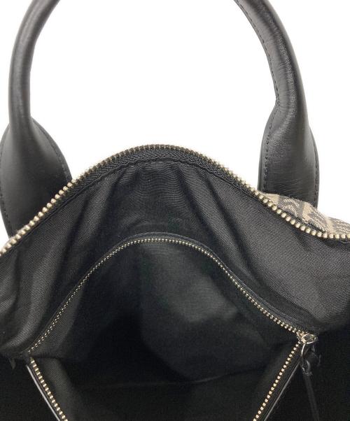 MARC JACOBS（マークジェイコブズ）MARC JACOBS (マークジェイコブズ) THE MONOGRAM DUFFLE BAG/ザ モノグラム ダッフル バッグ ショルダー ブラック×グレーの古着・服飾アイテム