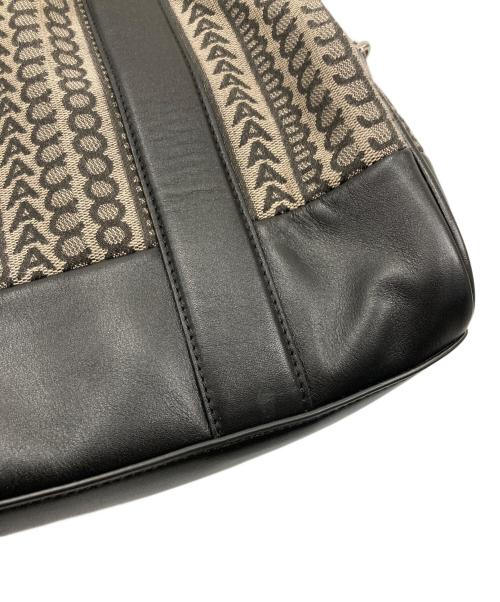 MARC JACOBS（マークジェイコブズ）MARC JACOBS (マークジェイコブズ) THE MONOGRAM DUFFLE BAG/ザ モノグラム ダッフル バッグ ショルダー ブラック×グレーの古着・服飾アイテム