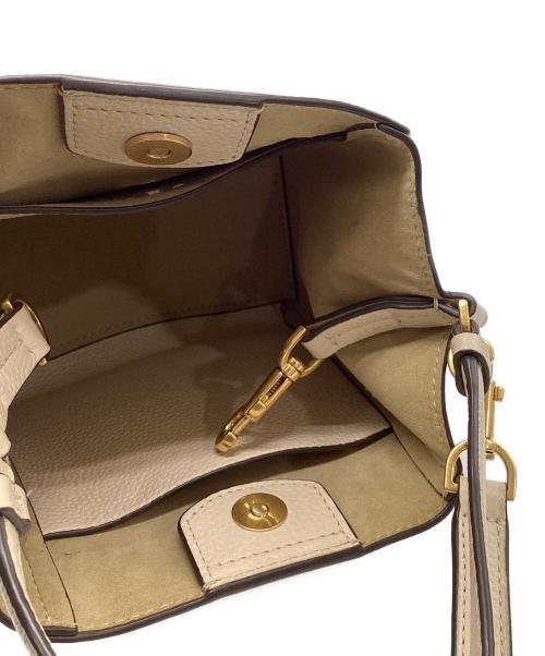 TORY BURCH（トリーバーチ）TORY BURCH (トリーバーチ) McGRAW SMALL BUCKET BAG/ マックグロー スモールバケットバッグ ベージュの古着・服飾アイテム
