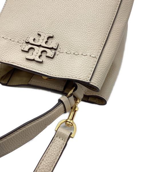 TORY BURCH（トリーバーチ）TORY BURCH (トリーバーチ) McGRAW SMALL BUCKET BAG/ マックグロー スモールバケットバッグ ベージュの古着・服飾アイテム