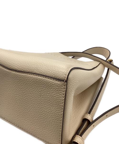 TORY BURCH（トリーバーチ）TORY BURCH (トリーバーチ) McGRAW SMALL BUCKET BAG/ マックグロー スモールバケットバッグ ベージュの古着・服飾アイテム