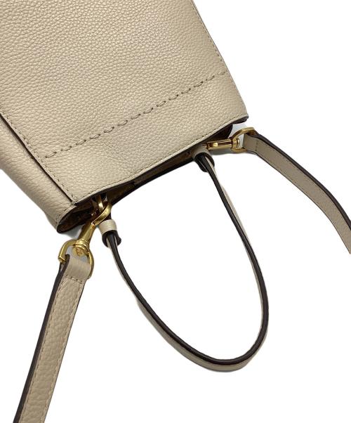 TORY BURCH（トリーバーチ）TORY BURCH (トリーバーチ) McGRAW SMALL BUCKET BAG/ マックグロー スモールバケットバッグ ベージュの古着・服飾アイテム