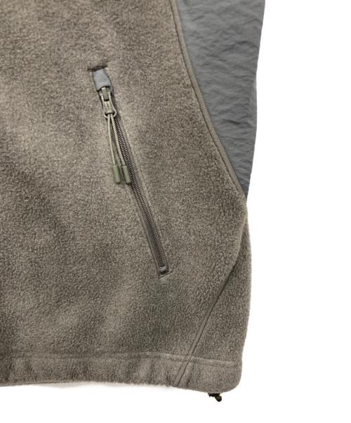 TOKYO DESIGN STUDIO New Balance（トウキョウデザインスタジオ ニューバランス）TOKYO DESIGN STUDIO New Balance (トウキョウデザインスタジオ ニューバランス) Fleece Vest/フリースベスト グレー サイズ:3の古着・服飾アイテム