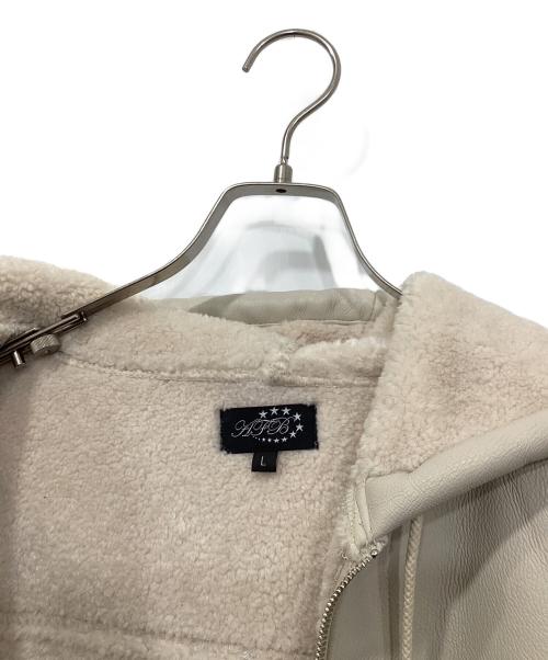 AFB（エーエフビー）AFB (エーエフビー) STUDDED HOODED BOMBER JACKET/スタッデッド　フーデッド　ボンバー　ジャケット ベージュ サイズ:Lの古着・服飾アイテム