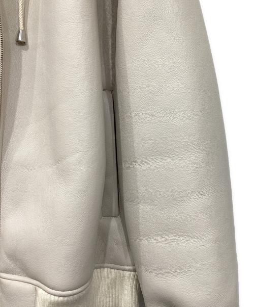 AFB（エーエフビー）AFB (エーエフビー) STUDDED HOODED BOMBER JACKET/スタッデッド　フーデッド　ボンバー　ジャケット ベージュ サイズ:Lの古着・服飾アイテム