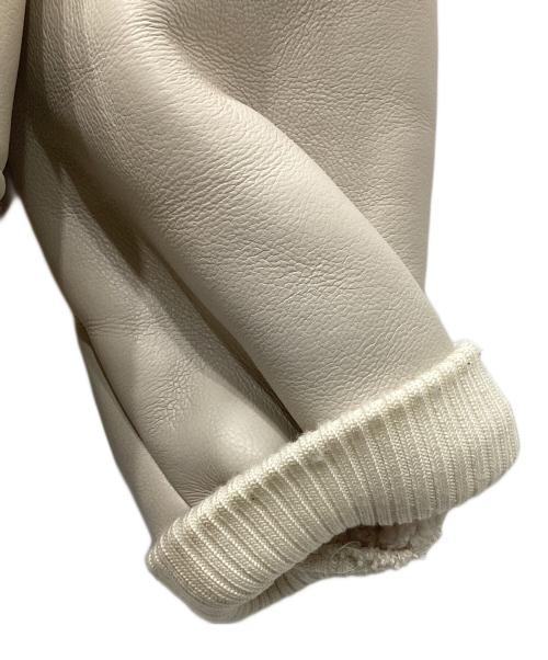 AFB（エーエフビー）AFB (エーエフビー) STUDDED HOODED BOMBER JACKET/スタッデッド　フーデッド　ボンバー　ジャケット ベージュ サイズ:Lの古着・服飾アイテム