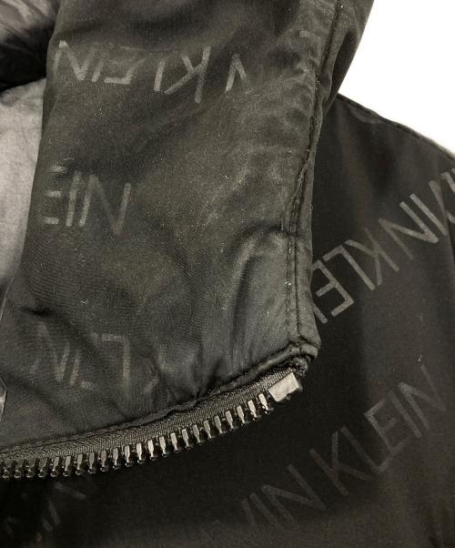 Calvin Klein（カルバンクライン）Calvin Klein (カルバンクライン) シャドーロゴ中綿ジャケット ブラック サイズ:Mの古着・服飾アイテム