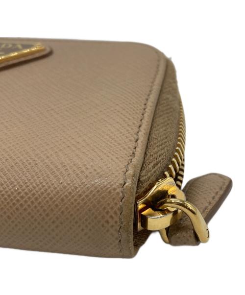 PRADA（プラダ）PRADA (プラダ) コンパクトウォレット ベージュの古着・服飾アイテム