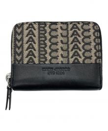 MARC JACOBS（マークジェイコブズ）の古着「THE MONOGRAM JACQUARD ZIP AROUND WALLET」｜ブラック