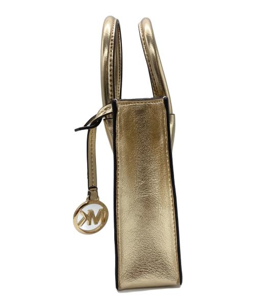 MICHAEL KORS（マイケル・コース）MICHAEL KORS (マイケル・コース) ショッパートート クロスボディ エクストラスモール ホワイト×ゴールド サイズ:-の古着・服飾アイテム