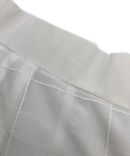 BLUE LABEL CRESTBRIDGE（ブルーレーベルクレストブリッジ）BLUE LABEL CRESTBRIDGE (ブルーレーベルクレストブリッジ) スカート ホワイト サイズ:38の古着・服飾アイテム
