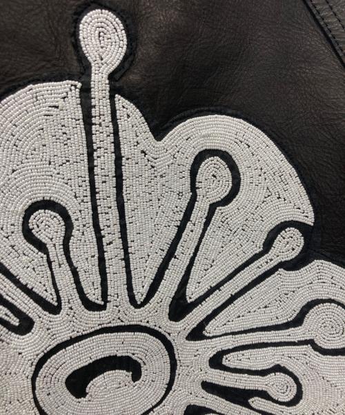 FAF（エフエーエフ）FAF (エフエーエフ) BEADED LEATHER FLIGHT JACKET/手刺繍ビーズワッペン レザーフライトジャケット ブラック サイズ:2の古着・服飾アイテム