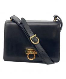 Salvatore Ferragamo（サルヴァトーレ フェラガモ）の古着「ガンチーニ ショルダーバッグ」｜ブラック