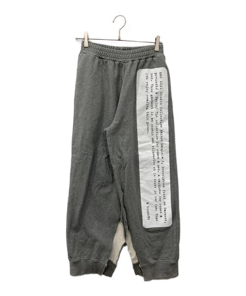 MM6 Maison Margiela（エムエムシックスメゾンマルジェラ）MM6 Maison Margiela (エムエムシックスメゾンマルジェラ) Text Graphic Split Lounge Pants/テキスト　グラフィック　スピリット　ラウンジ　パンツ グレー サイズ:Ｓの古着・服飾アイテム