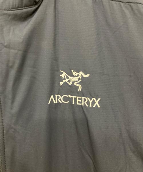 ARC'TERYX（アークテリクス）ARC'TERYX (アークテリクス) ATOM LT HOODY/アトム　LT　フーディ ネイビー サイズ:Lの古着・服飾アイテム