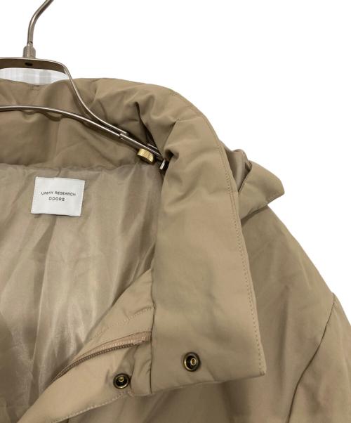 URBAN RESEARCH DOORS（アーバンリサーチドアーズ）URBAN RESEARCH DOORS (アーバンリサーチドアーズ) ミドルダウンジャケット ベージュ サイズ:Mの古着・服飾アイテム