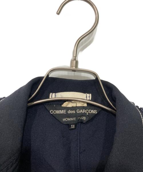 COMME des GARCONS HOMME PLUS（コムデギャルソンオムプリュス）COMME des GARCONS HOMME PLUS (コムデギャルソンオムプリュス) ポリ縮絨ストライプ重ねジャケット ネイビー サイズ:XSの古着・服飾アイテム
