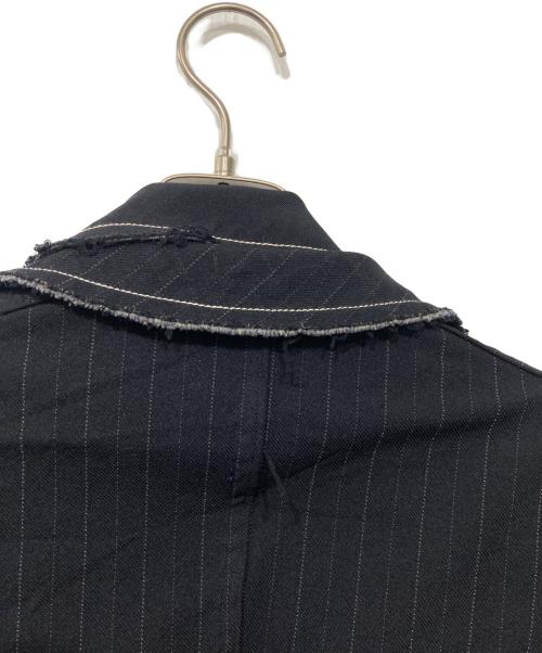 COMME des GARCONS HOMME PLUS（コムデギャルソンオムプリュス）COMME des GARCONS HOMME PLUS (コムデギャルソンオムプリュス) ポリ縮絨ストライプ重ねジャケット ネイビー サイズ:XSの古着・服飾アイテム